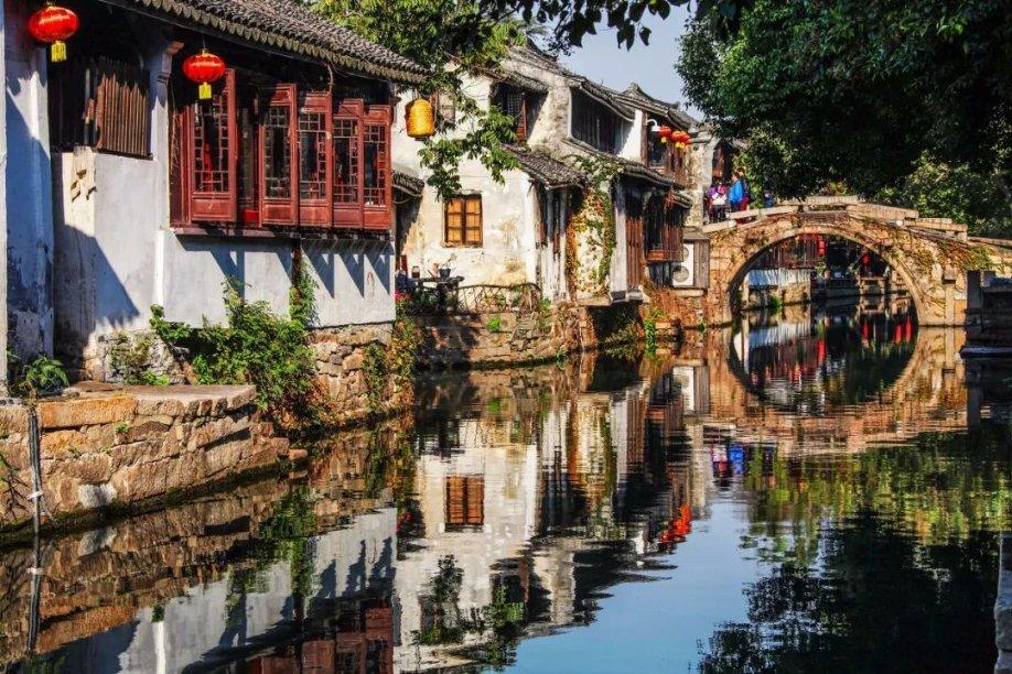 逃出美丽度假胜地